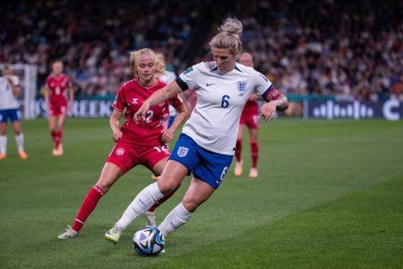 英格兰女足1-0丹麦女足